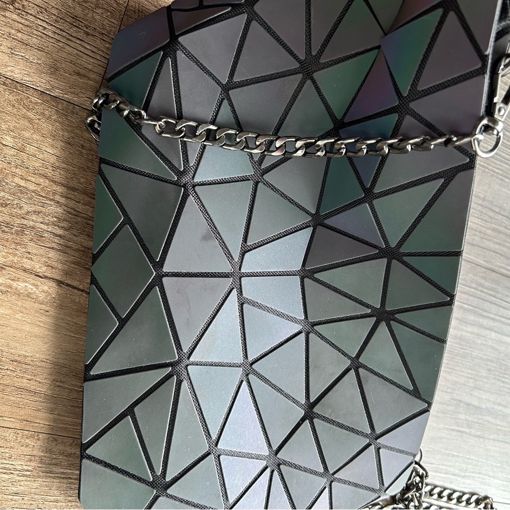 Geometric Patterned Chain Shoulder Bag - image 3